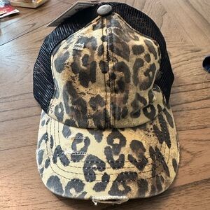 Women’s Leopard Print Trucker Hat